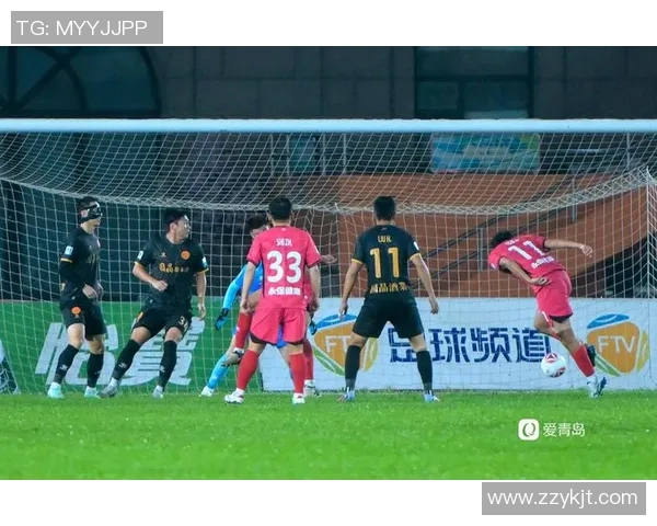 青岛红狮迎战重庆队争夺联赛关键三分的激烈对决